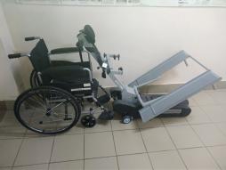 Подъемник лестничного универсального гусеничного "БАРС-УНИ-130" мобильного для ручных механических колясок с большими колесами в комплекте с универсальным креслом